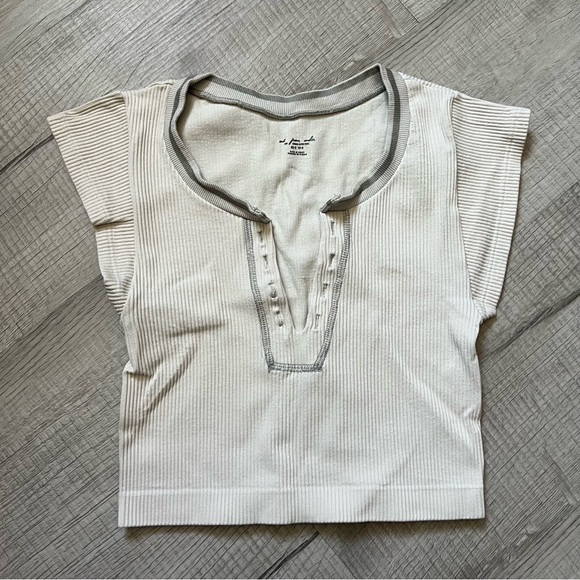 URBAN OUTFITTERS UO Go For Gold Seamless Top XS/S Ivory Gray - Picture 9 of 15